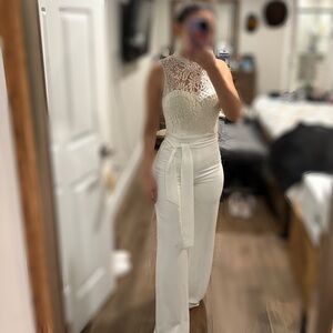 Elegant White Lace Jumpsuit – Timeless and Sophisticated
